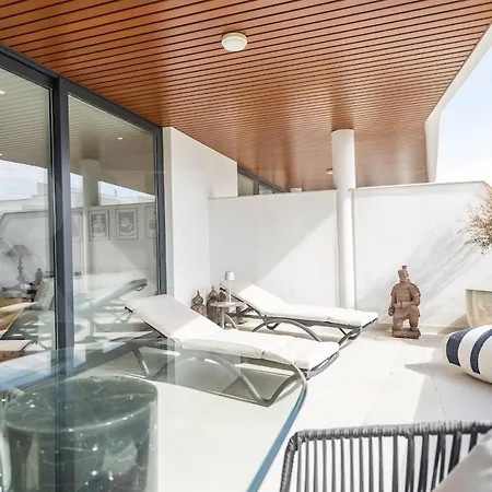 Seaside Escape With Views, Pool And Parking Rems * Фуэнхирола