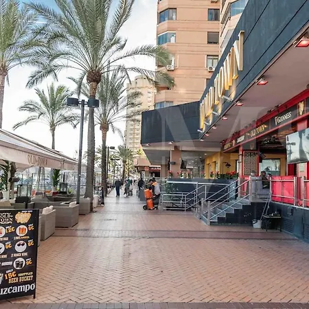 Seaside Escape With Views, Pool And Parking Rems