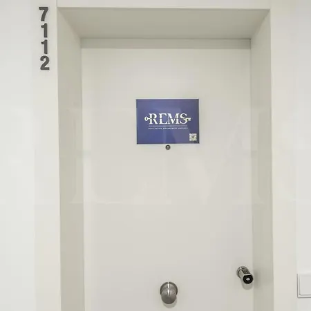 Appartement Seaside Escape With Views, Pool And Parking Rems Fuengirola