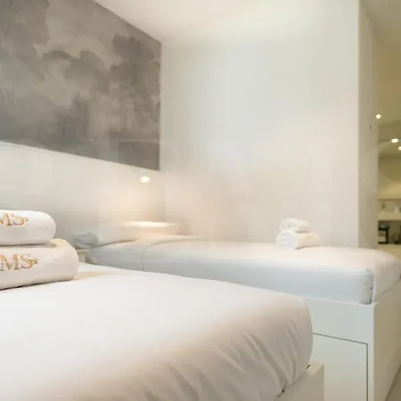 Seaside Escape With Views, Pool And Parking Rems Fuengirola