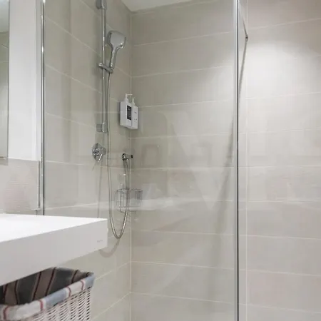 Appartement Seaside Escape With Views, Pool And Parking Rems