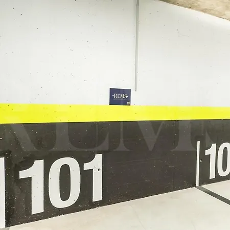 Appartement Seaside Escape With Views, Pool And Parking Rems