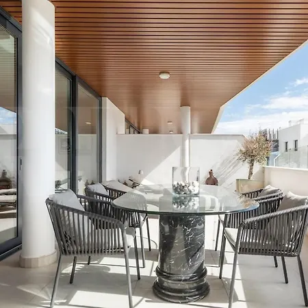 Lägenhet Seaside Escape With Views, Pool And Parking Rems Fuengirola