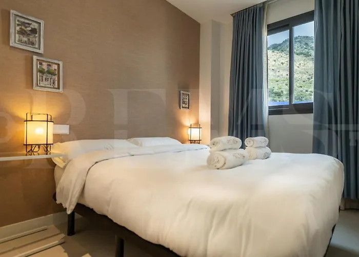 Seaside Escape With Views, Pool And Parking Rems Apartment Fuengirola