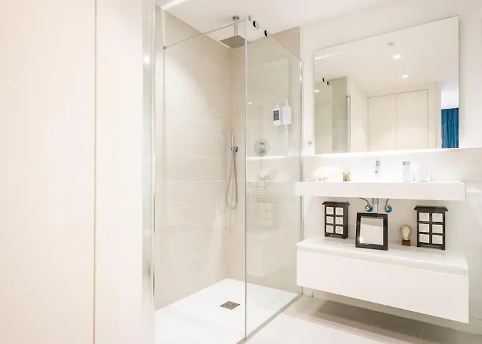 Seaside Escape With Views, Pool And Parking Rems * Fuengirola