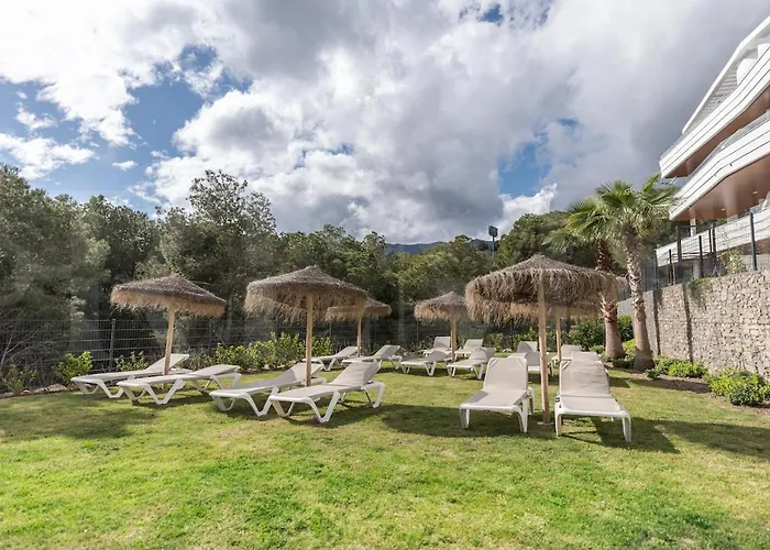 Seaside Escape With Views, Pool And Parking Rems * Fuengirola