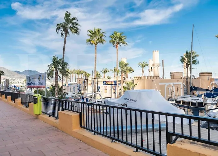 Seaside Escape With Views, Pool And Parking Rems * Fuengirola