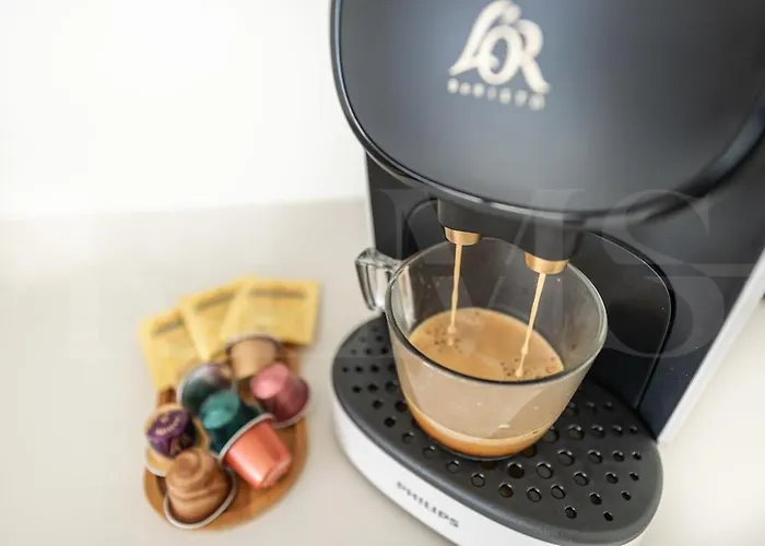 Apartment Seaside Escape With Views, Pool And Parking Rems Fuengirola