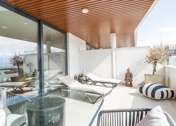 Seaside Escape With Views, Pool And Parking Rems * Fuengirola