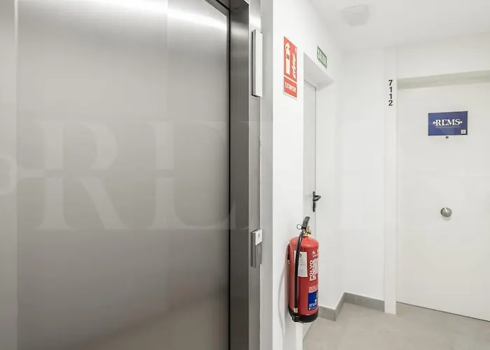 Seaside Escape With Views, Pool And Parking Rems Appartement Fuengirola