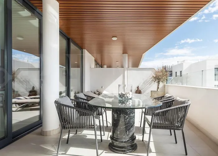 Appartement Seaside Escape With Views, Pool And Parking Rems Fuengirola