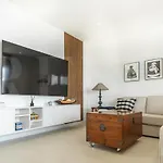 Seaside Escape With Views, Pool And Parking Rems Apartamento *