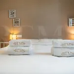Seaside Escape With Views, Pool And Parking Rems