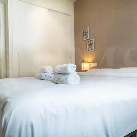 Apartment Seaside Escape With Views, Pool And Parking Rems Fuengirola