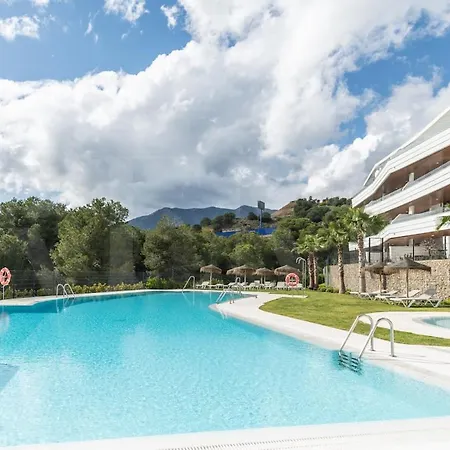 Apartamento Seaside Escape With Views, Pool And Parking Rems *