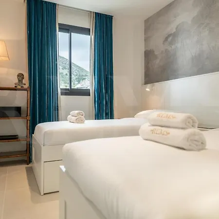 Appartement Seaside Escape With Views, Pool And Parking Rems