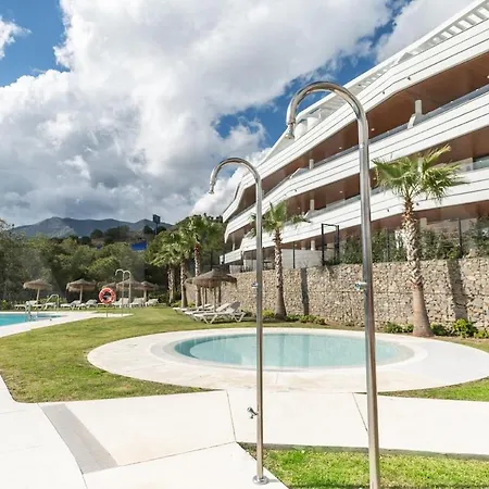 Apartamento Seaside Escape With Views, Pool And Parking Rems *
