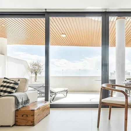 Seaside Escape With Views, Pool And Parking Rems Apartment Fuengirola